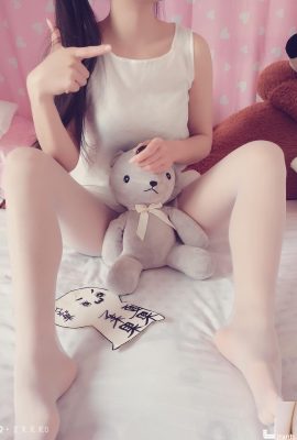 (Взято из Интернета) У девушки Weibo Ся Могуо руки, ноги и красные губы (27P)