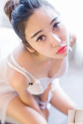 У грудастой красотки Ли Цзыси сексуальная талия и толстая попка (41P)