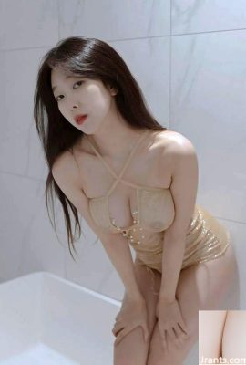 Корейская красотка Шанни соблазнительно промокнет в ванной (32P)