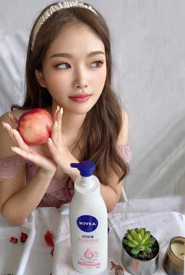 Милая красивая девушка «Лин Цин Санни» одновременно чиста и сексуальна, она такая классная!  (10П)