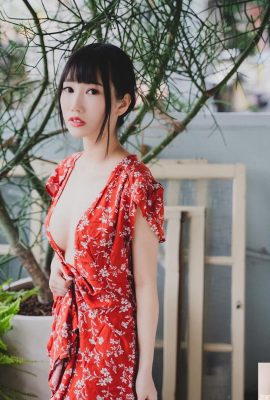 Сексуальная милая «Ай Цин Айрис» шокировала публику своей грудью персиковой формы (11P)