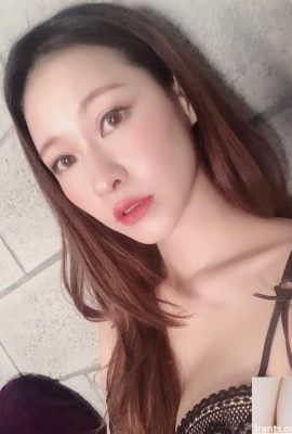 Сексуальная длинноногая девушка «Инь Сяомяо» заполняет экран своими фотографиями в «черных чулках» (29P)