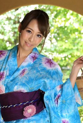 Лицо красавицы Hikaru Asagiri Yukata искажено анальным введением (22P)