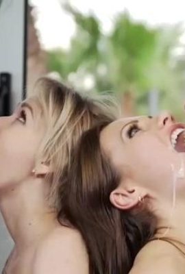 Мать и дочь делятся мужчиной, мать показывает, что Джинджер по -прежнему острая пища старой (21p)