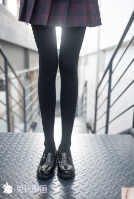 (Кролик играет с фильмами) — Зима — черный шелк (39p)