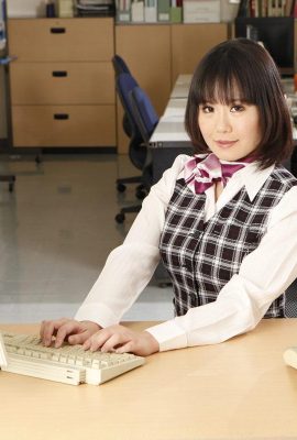 Неприятная туристическая агентство женщина (34p)