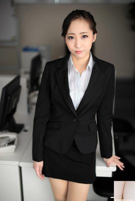 Кисараги Джури: Красивая офисная леди трахает Кисараги Джури (26p)