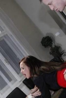 Молодые пары страстно стреляют за обеденным столом дома. Это позволить JJ поесть (11p)