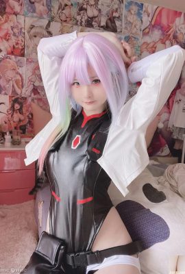 (Xi Daidai) Люси (кибер -панк) (21p)