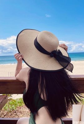 «Rainie Ye» Я понял, что моя фигура была очень ненормальной, когда я переоделся в бикини (10p)