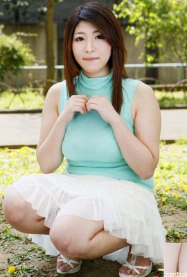 «Большая грудная мания № 9» Араки Рина (30p)