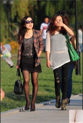 (Онлайн -коллекция) Уличная фотография различных чулок красавиц 6 (82p)