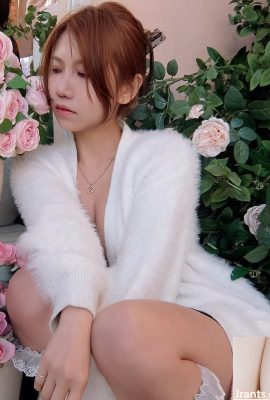 Красота по соседству «Eve Butterfly» довольно привлекательна (10p)