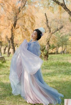 Листья влюбляются в осеннюю Дженни (24p)