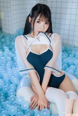 Длинноногие молодая девушка «Yi Shun» настолько полна, что собирается переполнить честной и красивой грудью (10p)