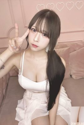 Горячая фигура «милый аромат» милой девушки действительно скрыта (11p