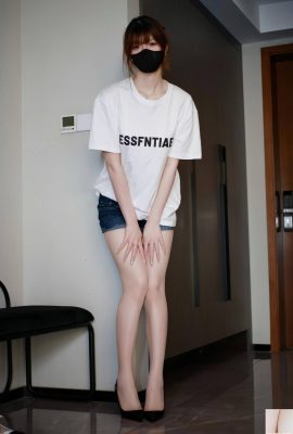 (Онлайн -коллекция) Слушащая девушка белая девушка «Измельченная свинина в квартире» Exclusive (32p)