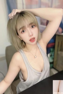 Короткая красавица «Баоэр» имеет красивую фигуру, которая заставляет людей думать об этом (10p)