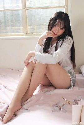 У темпераментной девушки «Нари» есть сексуальная талия, которая настолько стройна, что она удивительная и привлекательная (10p)