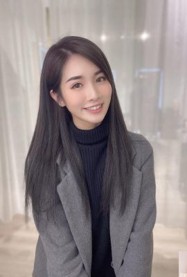 Улыбающаяся девушка «Юн Юн’ер» имеет очень неприятный вид, который выглядит настолько хорошо, что она на стороне (10p)