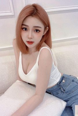 Сладкая модель «Мила» не может покрыть ее грудь и полную злых фигур и освободить ее (10p)