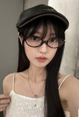 Красивая девушка по соседству «Wu Fang» так довольна красотой Fair Body (10p)