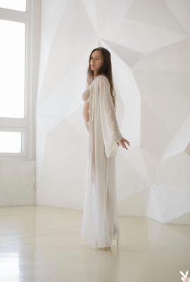 Playboy Плюс 2025-05-20-Стейси Круз-яркие белые