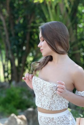 Lila Nova — Garden Delight (85p)