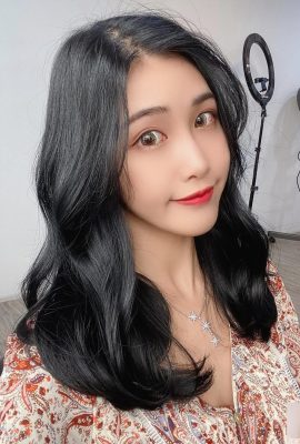 Очаровательная кривая «ни Зихан» против неба на самом деле слишком грязная (10p)