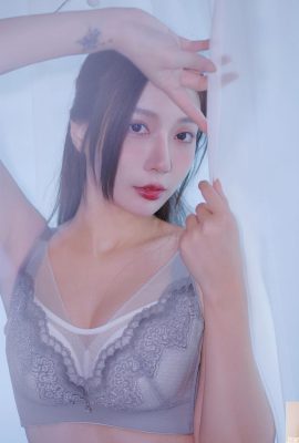 У маленького лица «Yi Yumichi Tsai» есть очень жесткая фигура, которая показывает слишком сумасшедшую (10p)