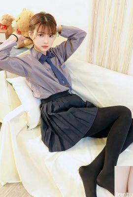 Девушка по соседству «Jierong» Большие глаза, полные электричества (10 п.