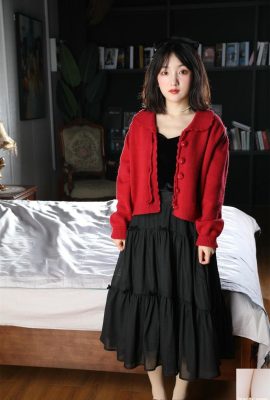 (Онлайн -коллекция) Little Dot — черное платье модели в цвете (150p)