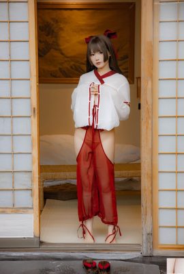 Милая девушка Ньяко Медоу — ведьма с ветром (86p)