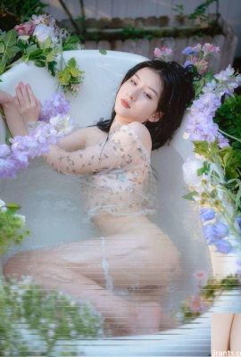 Красивая женщина