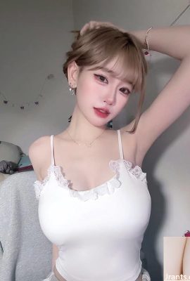 «Zhiyun» Скрытая круглая и красивая грудь (10p)