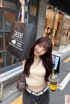 Милая девушка «Манту» имеет прекрасную фигуру, которая увлекательна (10p)