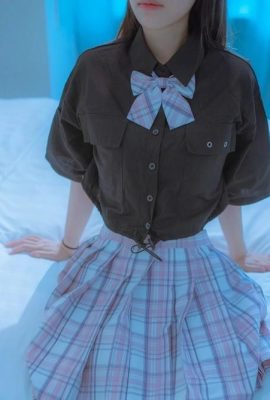 Нежная красота в туманном темном свете (47p)