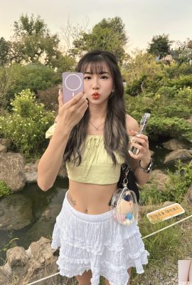 У гламурной горячей модели «Джюцзю» глубокие электрические глаза и неотразимая фигура (10P).