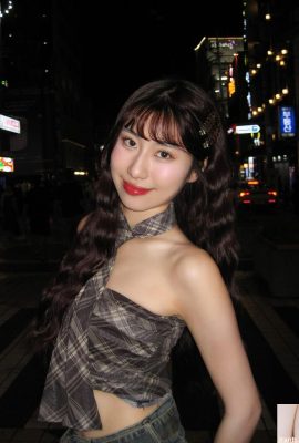 У «Юны-Юны» очаровательное милое личико и знойная фигура (10П)