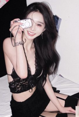 «Аки Чен Фанфан» демонстрирует свою прекрасную фигуру и такая горячая спереди и сзади (10P)