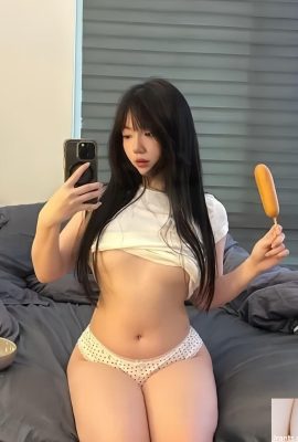 (Красавица в Твиттере) @aryminh (18P)