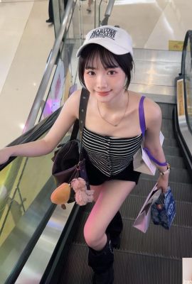 «Ли Ын Хи» одновременно милая и сексуальная, с маленькой и очень привлекательной фигурой (10P)