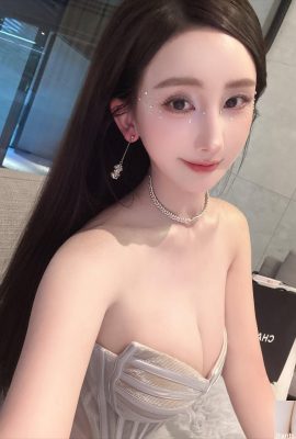 «Амилус Ху» круглая, пухлая и горячая, демонстрирует свои уловки, чтобы соблазнить вас (10P)