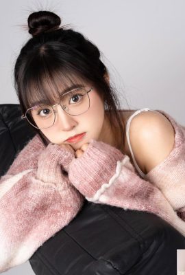 Очаровательные формы сексуальной онлайн-красотки «Stupid C» прямо разжигают голод (10P)