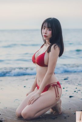 У «Кеши Кеши» пухлая грудь и хорошая фигура. Картинка привлекает внимание (10P)