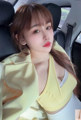 «Ирен Хуан Сяо Гэ» маленькая пони с красивой грудью и улыбающимся изгибом (10P)