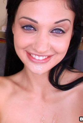 Сексуальная голубоглазая молодая женщина ворует у чернокожего мужчины, ее может удовлетворить только большая черная пушка (12P)