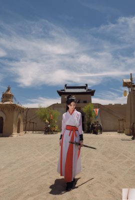 Nnian — Цинси Цзюэ появляется в качестве модели Nnian (78П)