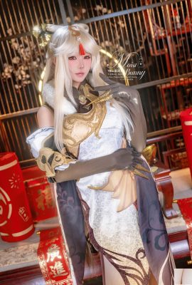 Золотая змея приносит богатство и конденсирует свой свет в честь Праздника лодок-драконов (87P)