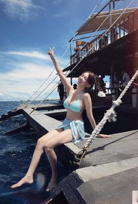 Приближается приморская жара! kimi_0531 показывает юношеский соблазн светлой кожи и бикини (13P)